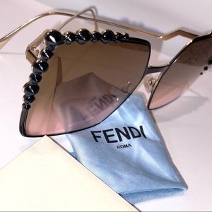 Women Fendi Sunglasses
